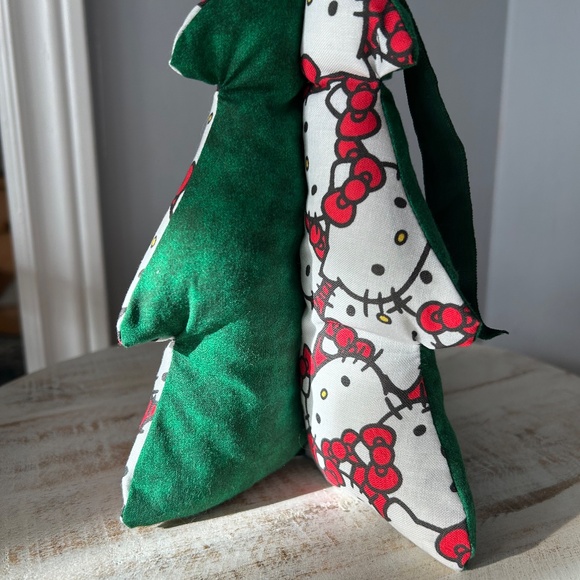 Hand-Sewn Christmas Trees – Hello Kitty - Picture 2 of 3